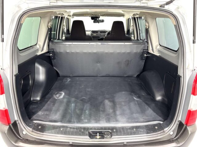 For sale 2018 Toyota succeed van NCP165-0052050 #Japanese #toyota #succeed #van