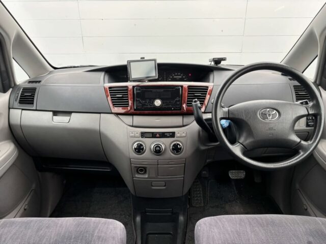 For sale 12/2001 Toyota NOAH AZR60-0014780 #Japanese #minivan #stationwagon #toyota #estima #usa #uk
