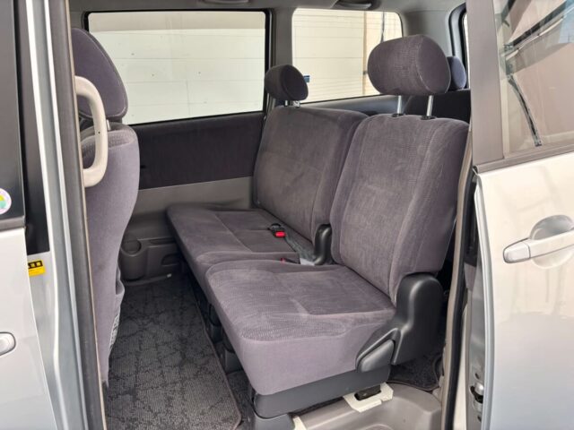 For sale 12/2001 Toyota NOAH AZR60-0014780 #Japanese #minivan #stationwagon #toyota #estima #usa #uk