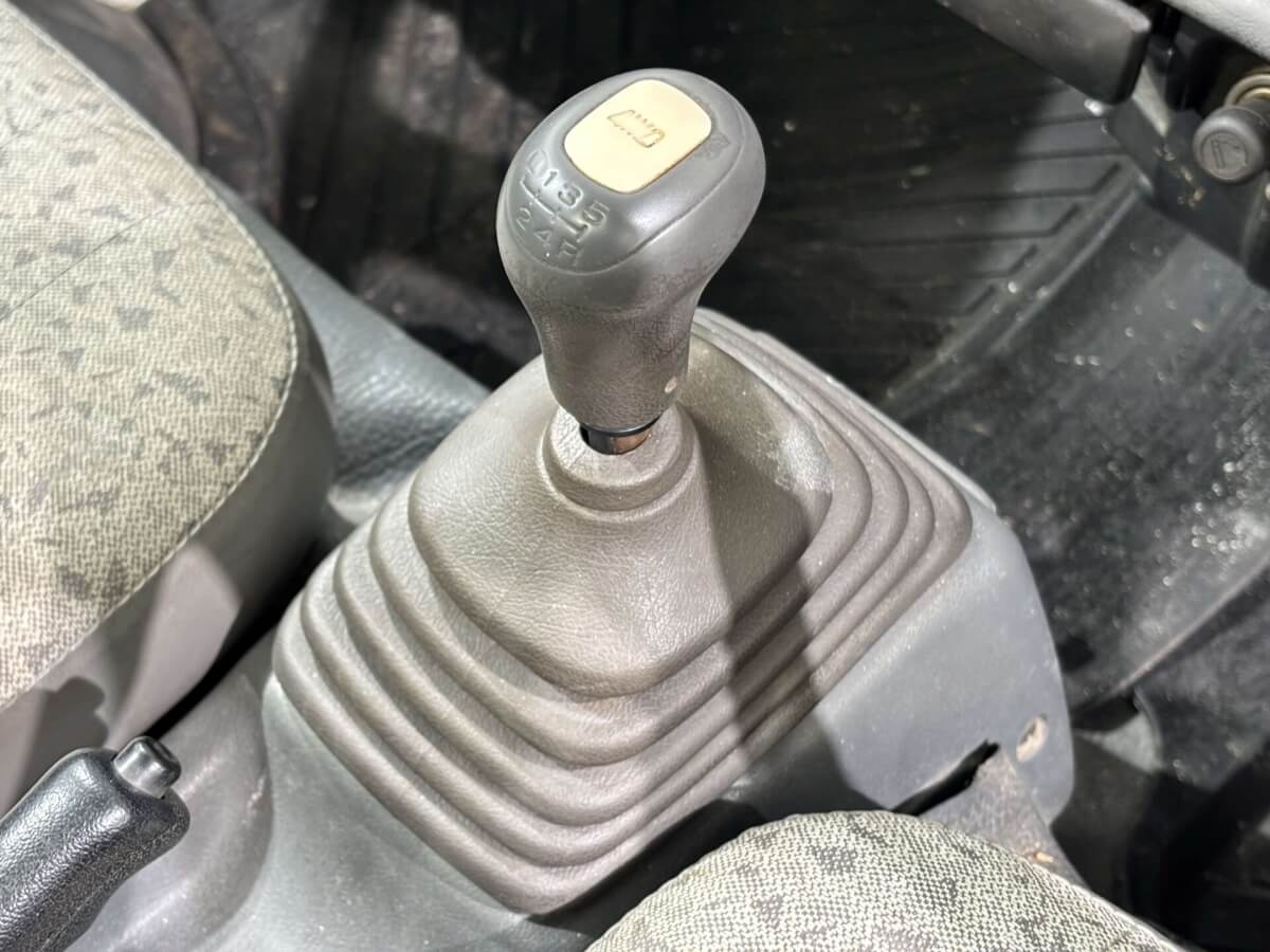 1998 Subaru Sambar JDM car for sale — photo 13 of 25