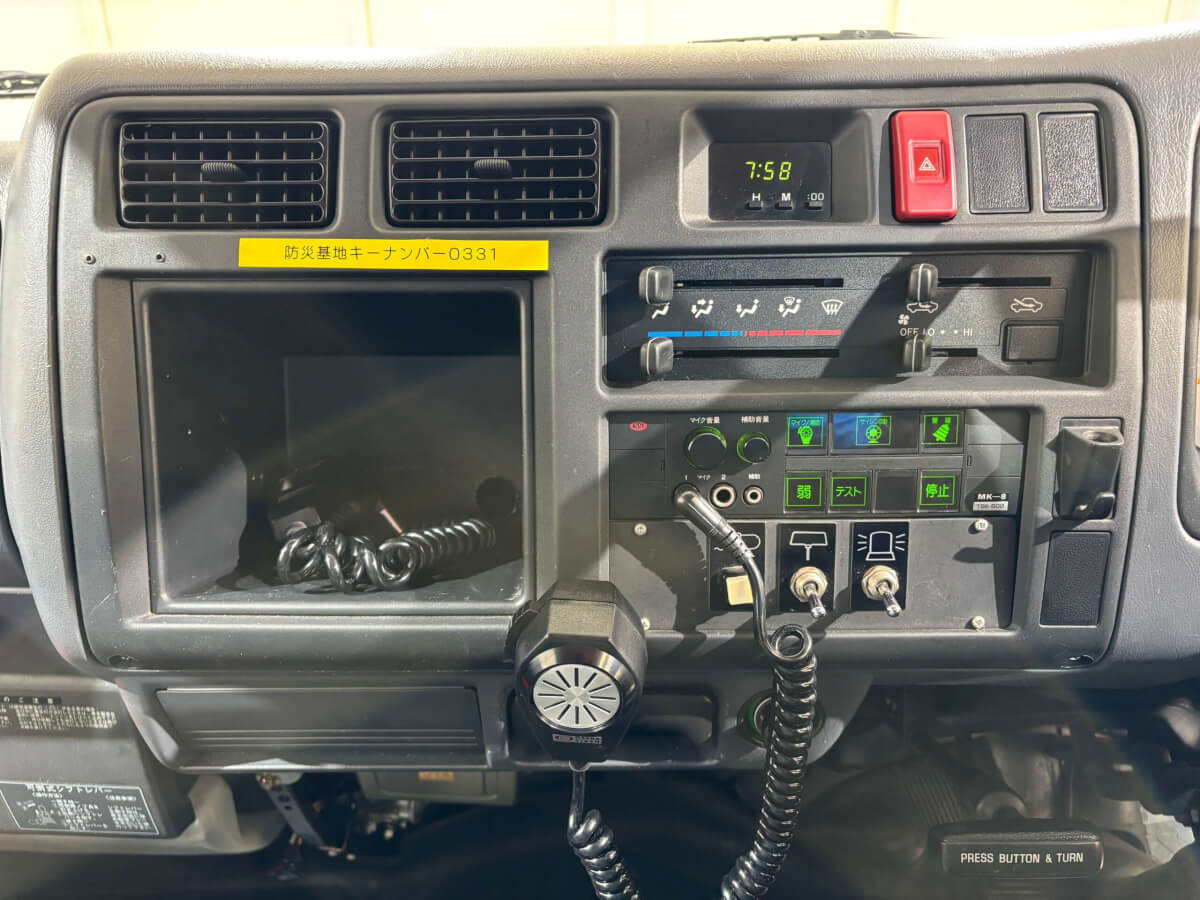 1995 Toyota HiAce JDM car for sale — photo 13 of 25