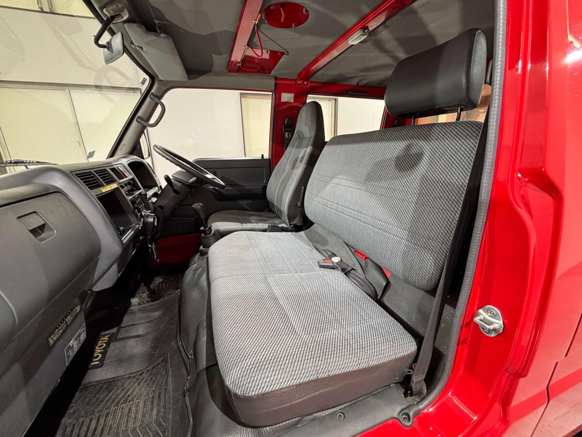 1995 Toyota HiAce JDM car for sale — photo 12 of 25