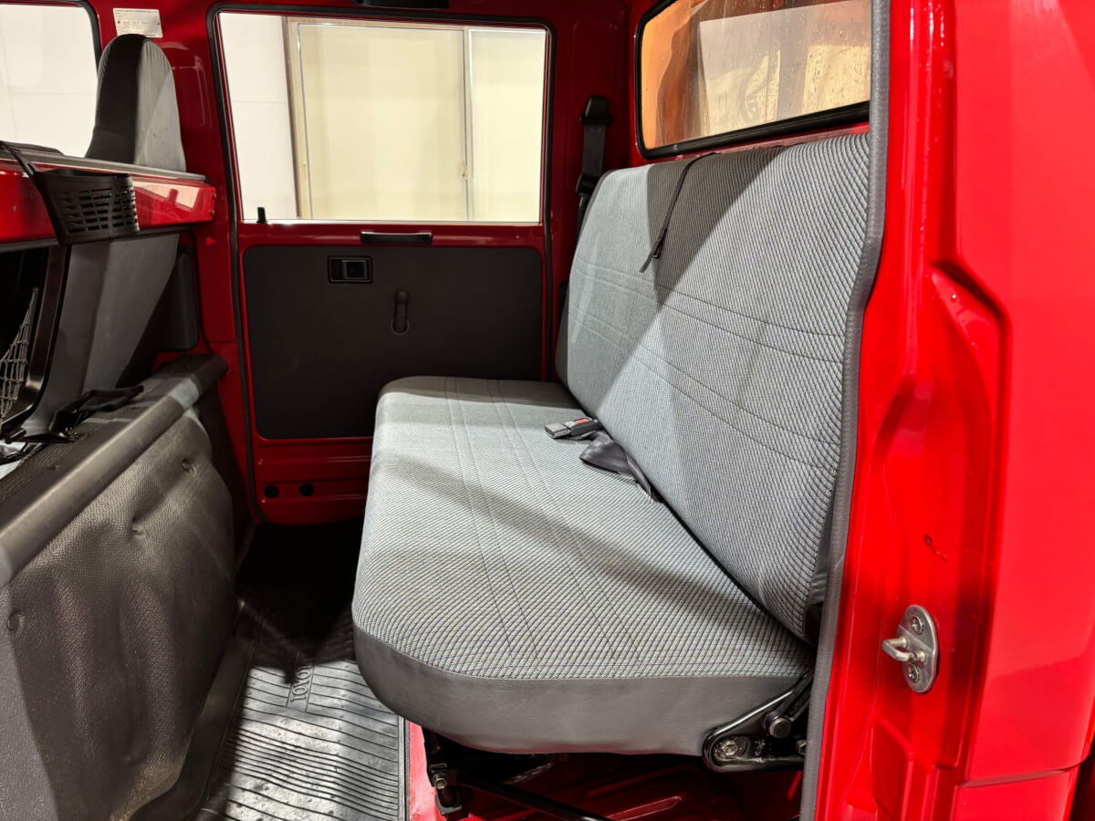 1995 Toyota HiAce JDM car for sale — photo 19 of 25