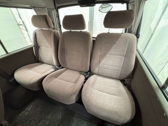 For sale 2001 Toyota hiace wagon KZH120-2004038 #Japanese #van #wagon #toyota #hiace