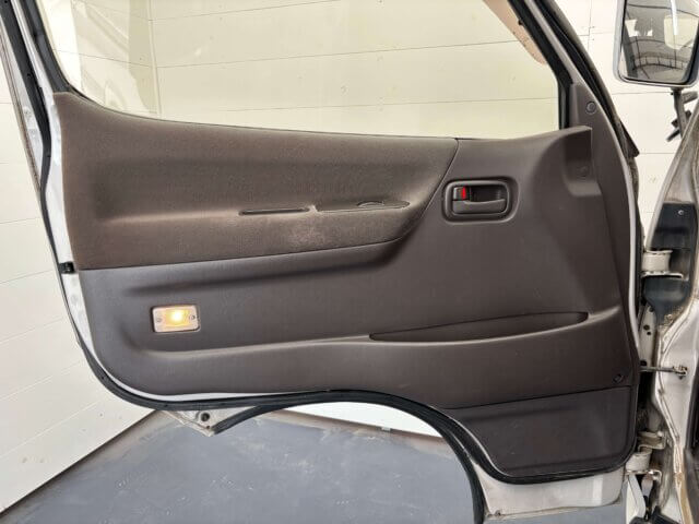 For sale 2001 Toyota hiace wagon KZH120-2004038 #Japanese #van #wagon #toyota #hiace