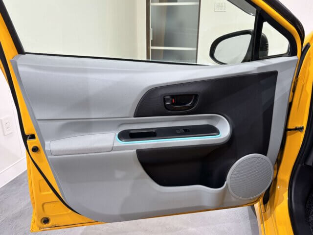 For sale 2012 Toyota aqua NHP10-2096701 #Japanese #hatchback #toyota #aqua #usa #uk